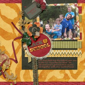 August calendar topper