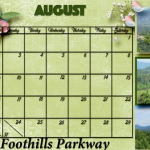 August Calendar -- Desktop
