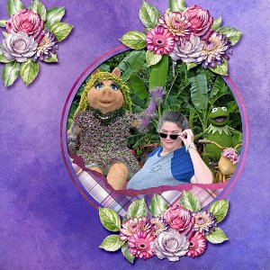 Epcot Flower Festival Miss Piggy and Kermit