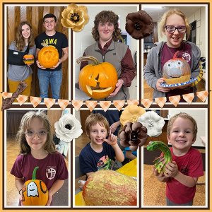 10-26-25pumkinssmall.jpg