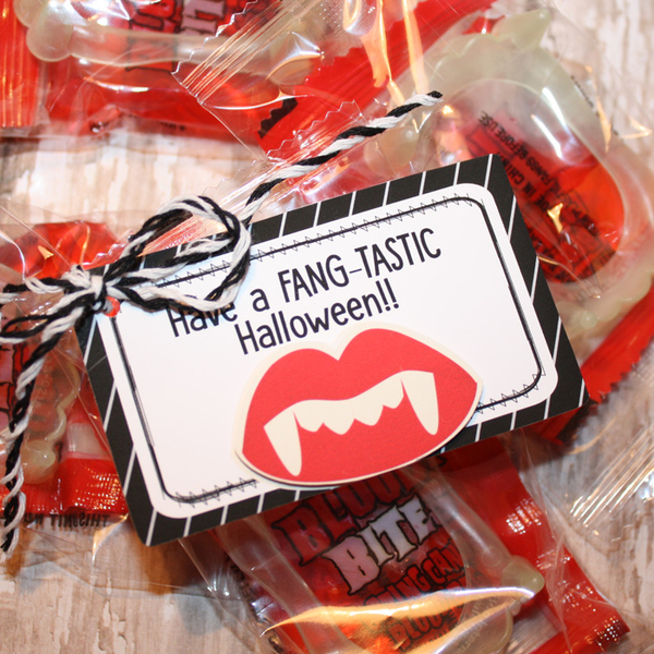 Fang-tastic Halloween treat tag