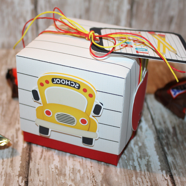 Gift box with tag Back to School